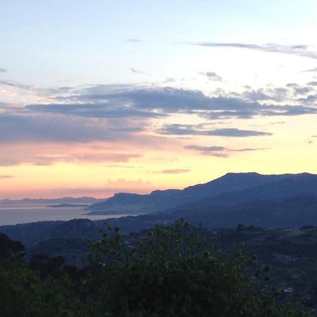Sunset With View In Seborga Apartman Kültér fotó
