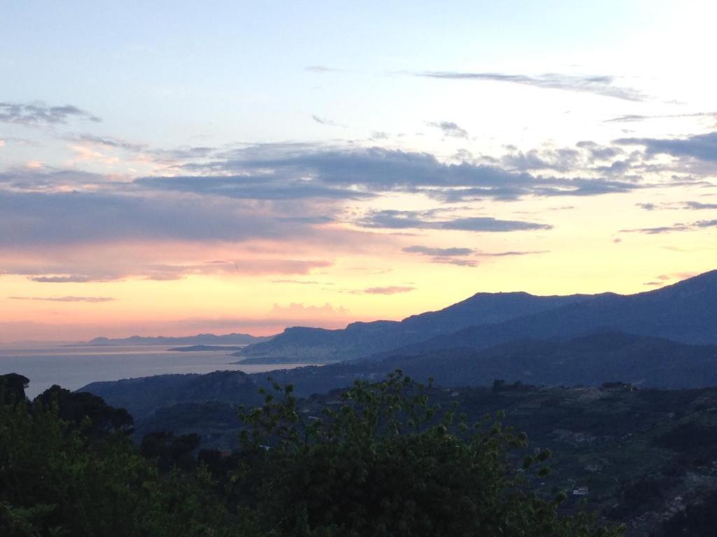 Sunset With View In Seborga Apartman Kültér fotó