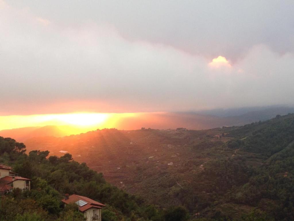 Sunset With View In Seborga Apartman Kültér fotó